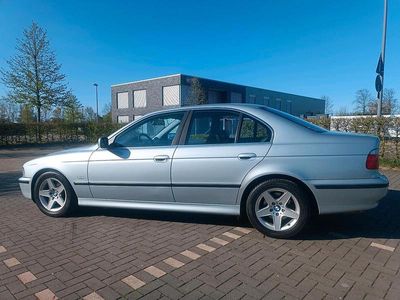 BMW 528