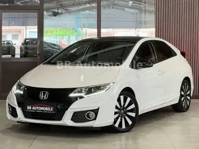 Gebraucht Honda Civic Elegance 141 PS (103 kW) 2016 White orchid p. Limousine
