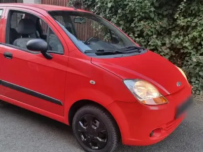 Begagnad Chevrolet Matiz 53 HK (38 kW) 2010 Röd Halvkombi