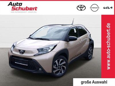 Neu Toyota Aygo X 72 PS (52 kW) 2025 Ginger beige metallic, dach my SUV