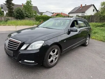 Gebraucht Mercedes E200 136 PS (100 kW) 2010 Schwarz Kombi