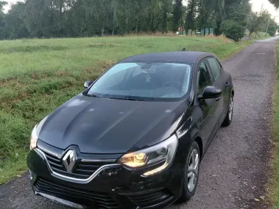 Gebraucht Renault Mégane IV Play 100 PS (73 kW) 2017 Schwarz Limousine