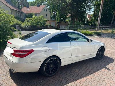 Mercedes E200