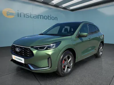 Second-hand Ford Kuga ST-Line X 242 CP (177 kW) 2024 Verde SUV
