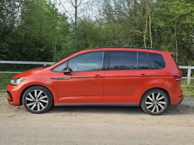 Gebraucht VW Touran R-line 150 PS (110 kW) 2018 Orange Van / Kleinbus
