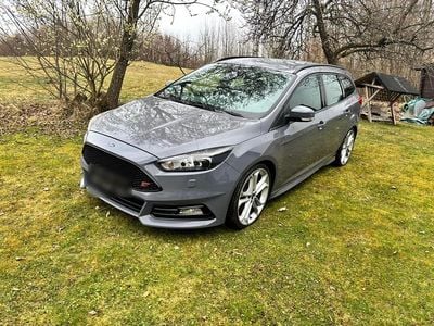 Gebraucht Ford Focus ST 185 PS (136 kW) 2014 Grau Kombi