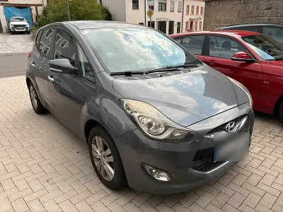 Gebraucht Hyundai ix20 120 PS (88 kW) 2011 Grau Kleinwagen