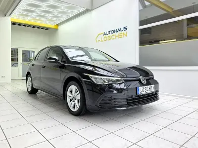 Gebraucht VW Golf VIII Life 150 PS (110 kW) 2023 Deep black perleffekt Limousine