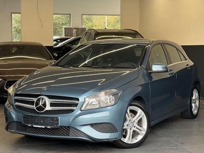 Używany Mercedes A180 Urban 122 KM (89 kW) 2012 Szary Sedan/Limuzyna