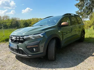 Gebraucht Dacia Jogger Extreme 140 PS (102 kW) 2024 Grün Van / Kleinbus