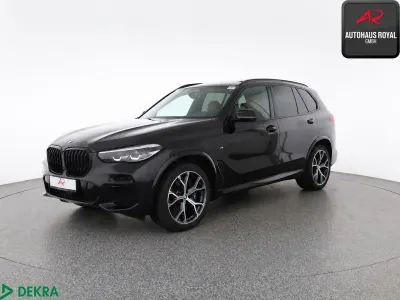 Gebraucht BMW X5 M Sport 340 PS (250 kW) 2023 Black sapphire SUV