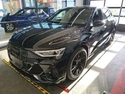 Usata Audi e-tron Black Edition 230 kW (313 CV) 2022 Nero SUV
