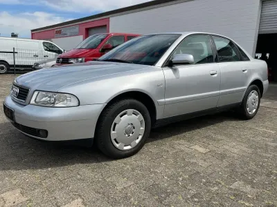 Gebraucht Audi A4 125 PS (91 kW) 1999 Silber Limousine