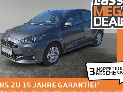 Gebraucht Toyota Yaris Hybrid Comfort 116 PS (85 kW) 2025 Grau Limousine