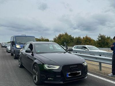 Schwarz Gebraucht 2012 Audi A4 S-Line Kombi | 9.199 € (Etwas zu teuer)