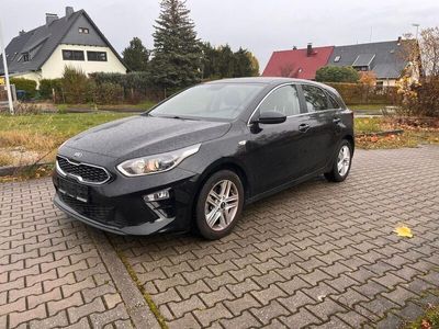 gebraucht Kia Ceed Ceed / cee'd1.5T DCT Vision Navi Komfort 16"/S.heiz/PDC