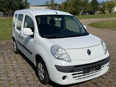 Gebraucht Renault Kangoo Authentique 106 PS (77 kW) 2012 Weiß Van / Kleinbus