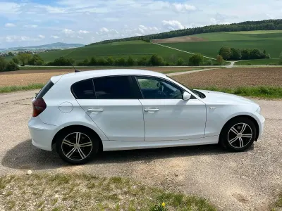 Gebraucht BMW 116 109 PS (80 kW) 2009 Weiß Kleinwagen