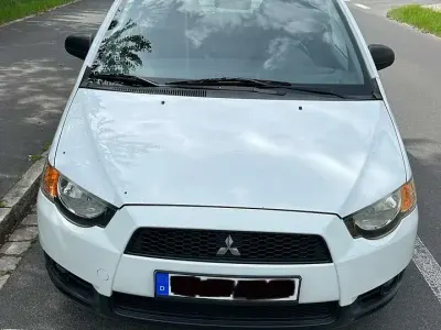 Gebraucht Mitsubishi Colt Edition 95 PS (69 kW) 2011 Weiß Kleinwagen