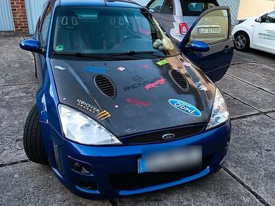 Blau Gebraucht 2003 Ford Focus RS Limousine | 20.500 €