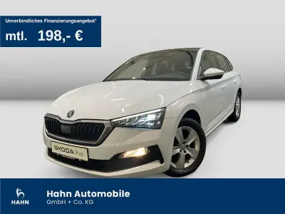 Begagnad Skoda Scala Style 150 HK (110 kW) 2023 Vit Halvkombi