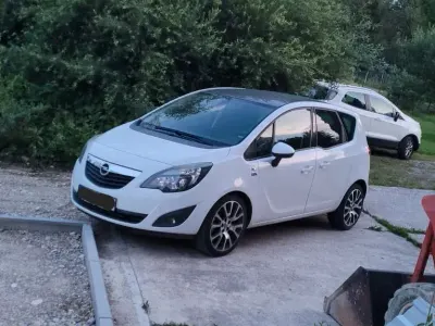 Gebraucht Opel Meriva OPC 140 PS (102 kW) 2012 Weiß Van / Kleinbus