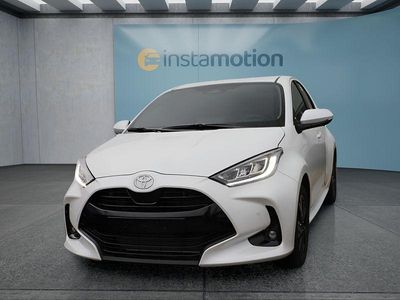 Neu Toyota Yaris Hybrid 131 PS (96 kW) 2025 Weiß Kleinwagen