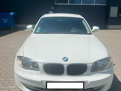 Gebraucht BMW 116 116 PS (85 kW) 2011 Weiß Kleinwagen