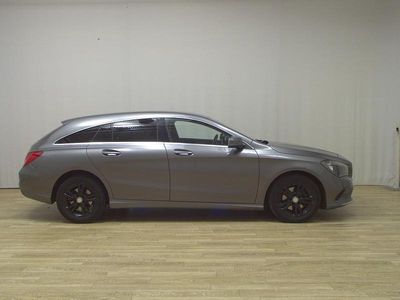 Grau Gebraucht 2017 Mercedes CLA180 Shooting Brake Kombi | 10.450 € (Superpreis)
