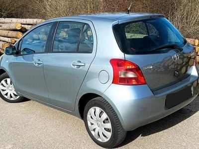 Gebraucht Toyota Yaris Sol 87 PS (63 kW) 2009 Silber Kleinwagen