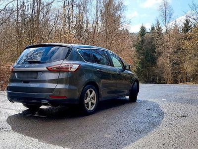 Gebraucht Ford S-MAX Titanium 180 PS (132 kW) 2016 Grau Van / Kleinbus
