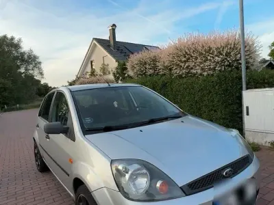 Gebraucht Ford Fiesta 100 PS (73 kW) 2003 Silber Kleinwagen