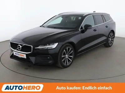 Gebraucht Volvo V60 Momentum 150 PS (110 kW) 2020 Schwarz Kombi