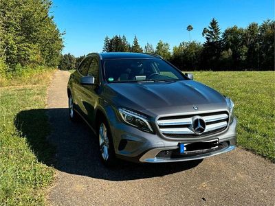 Mercedes GLA220