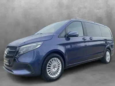 Gebraucht Mercedes V220 Style 163 PS (119 kW) 2025 Sodalithblau met. Van / Kleinbus