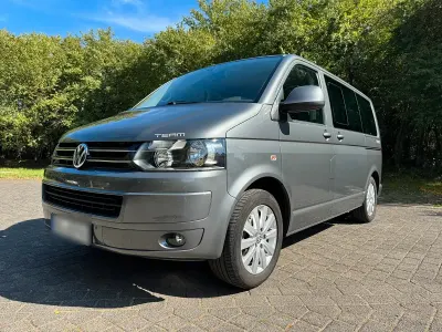 Gebraucht VW Multivan Team 140 PS (102 kW) 2010 Grau Van / Kleinbus