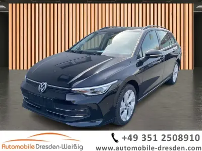 Begagnad VW Golf VIII Style 150 HK (110 kW) 2025 Svart Kombi