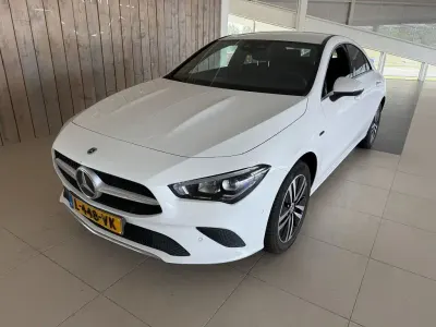 Gebraucht Mercedes CLA250e 160 PS (117 kW) 2021 Weiß Coupé