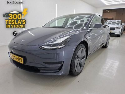 Grau Gebraucht 2020 Tesla Model 3 Standard Range Limousine | 19.900 € (Guter Preis)