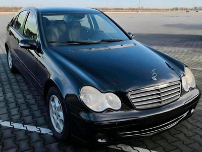 Usata Mercedes C220 150 CV (110 kW) 2006 Nero Berlina