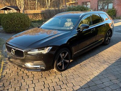 Gebraucht Volvo V90 Momentum 235 PS (172 kW) 2019 Schwarz Kombi