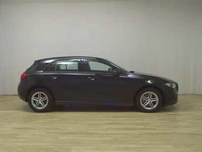 Second-hand Mercedes A180 116 CP (85 kW) 2022 Negru Berlinǎ