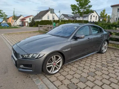 Gebraucht Jaguar XE R-Sport 179 PS (131 kW) 2016 Grau Limousine