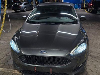 Gebraucht Ford Focus ST-Line 125 PS (91 kW) 2018 Grau Limousine