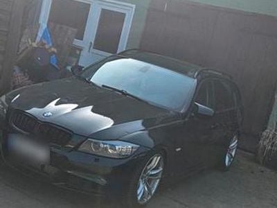 Gebraucht BMW 320 177 PS (130 kW) 2009 Schwarz Kombi