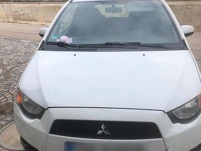 Gebraucht Mitsubishi Colt 75 PS (55 kW) 2012 Weiß Kleinwagen