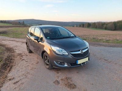 Gebraucht Opel Meriva Style 140 PS (102 kW) 2014 Braun Van / Kleinbus