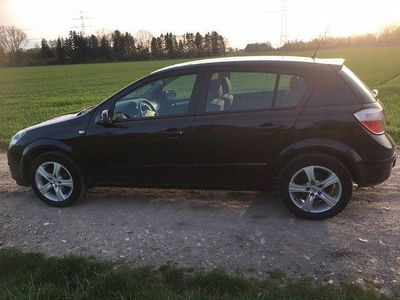 Second-hand Opel Astra 140 CP (102 kW) 2006 Negru Berlinǎ