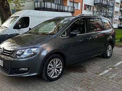 Second-hand VW Sharan Highline 140 CP (102 kW) 2012 Gri Monovolum