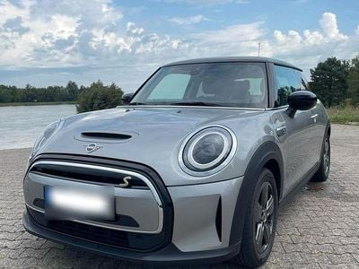 Usata Mini Cooper SE Classic 135 kW (184 CV) 2023 Argento Utilitaria